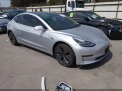 5YJ3E1EA8JF040061 2018 TESLA MODEL 3