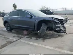 5YJ3E1EA8JF040075 2018 TESLA MODEL 3