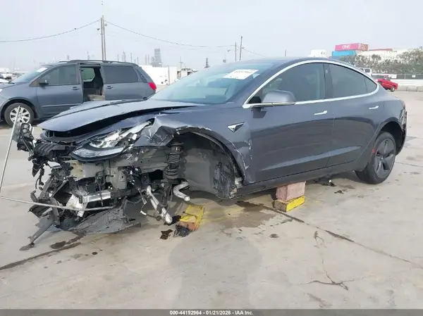 5YJ3E1EA8JF040075 2018 TESLA MODEL 3 - Image 2