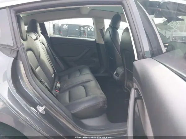 5YJ3E1EA8JF040075 2018 TESLA MODEL 3 - Image 8