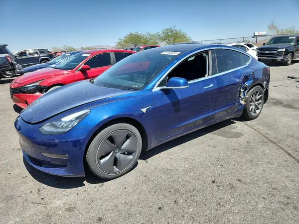 5YJ3E1EA8JF040593 2018 TESLA MODEL 3 - Image 1