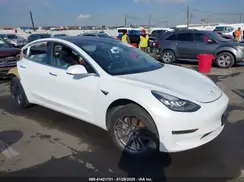 5YJ3E1EA8JF041002 2018 TESLA MODEL 3