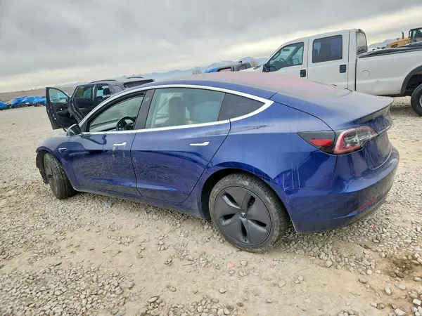 5YJ3E1EA8JF041291 2018 TESLA MODEL 3 - Image 2