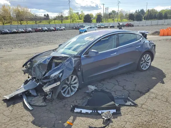 5YJ3E1EA8JF050976 2018 TESLA MODEL 3 - Image 1