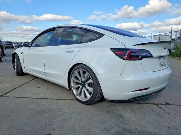 5YJ3E1EA8JF052517 2018 TESLA MODEL 3 - Image 2