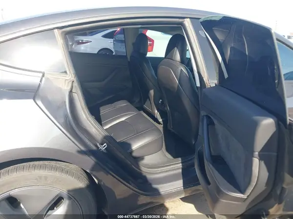 5YJ3E1EA8JF056745 2018 TESLA MODEL 3 - Image 8