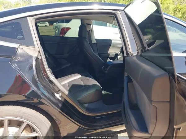 5YJ3E1EA8JF057152 2018 TESLA MODEL 3 - Image 8
