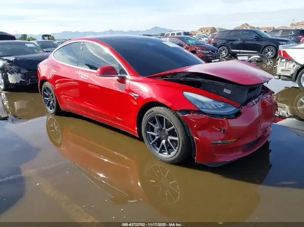 5YJ3E1EA8JF058141 2018 TESLA MODEL 3 - Image 1