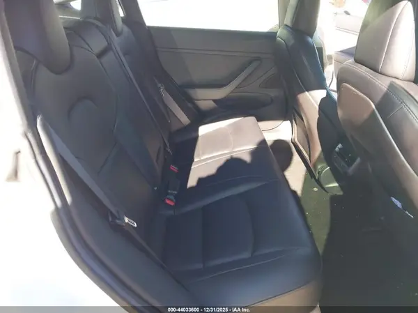 5YJ3E1EA8JF060181 2018 TESLA MODEL 3 - Image 8