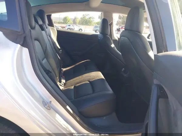 5YJ3E1EA8JF060830 2018 TESLA MODEL 3 - Image 8