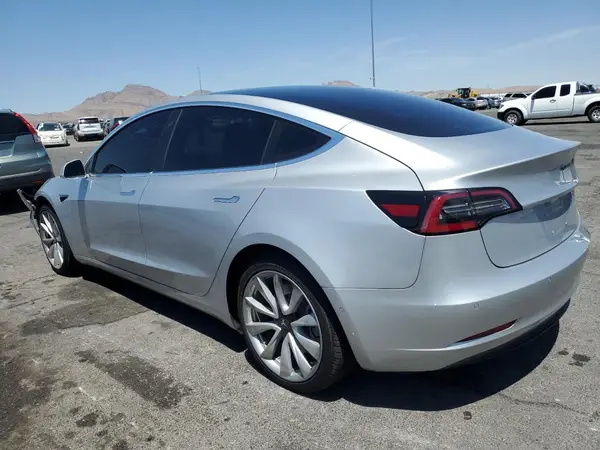 5YJ3E1EA8JF060858 2018 TESLA MODEL 3 - Image 2
