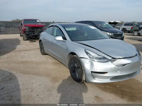 5YJ3E1EA8JF061329 2018 TESLA MODEL 3 - Image 1