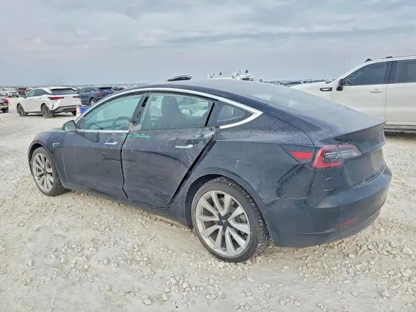5YJ3E1EA8JF075862 2018 TESLA MODEL 3 - Image 2