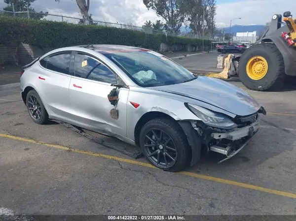 5YJ3E1EA8JF077286 2018 TESLA MODEL 3 - Image 1
