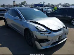 5YJ3E1EA8JF078535 2018 TESLA MODEL 3