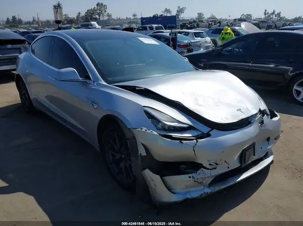 5YJ3E1EA8JF078535 2018 TESLA MODEL 3 - Image 1
