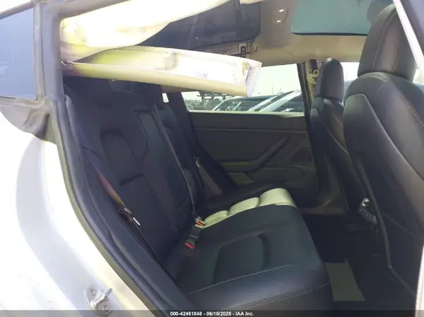 5YJ3E1EA8JF078535 2018 TESLA MODEL 3 - Image 8