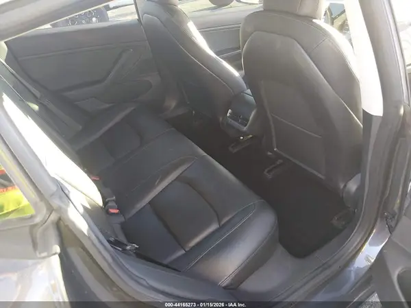 5YJ3E1EA8JF102087 2018 TESLA MODEL 3 - Image 8