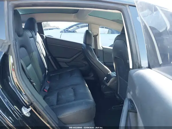 5YJ3E1EA8JF108293 2018 TESLA MODEL 3 - Image 8