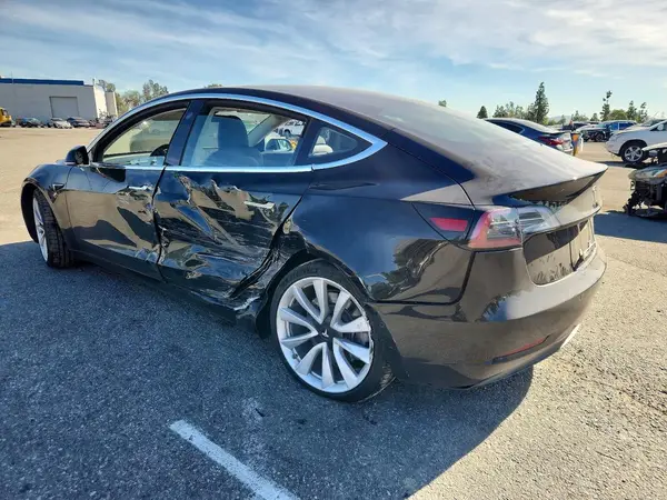 5YJ3E1EA8JF108827 2018 TESLA MODEL 3 - Image 2