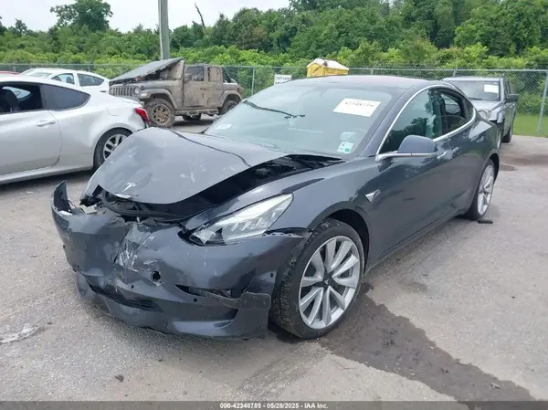 5YJ3E1EA8JF110092 2018 TESLA MODEL 3 - Image 2