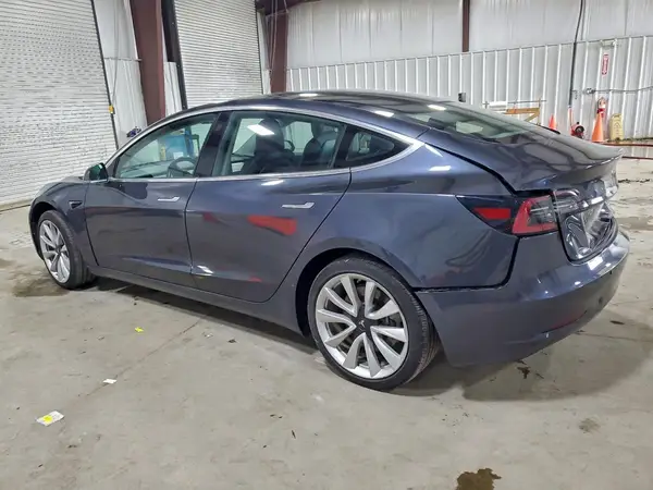 5YJ3E1EA8JF110576 2018 TESLA MODEL 3 - Image 2