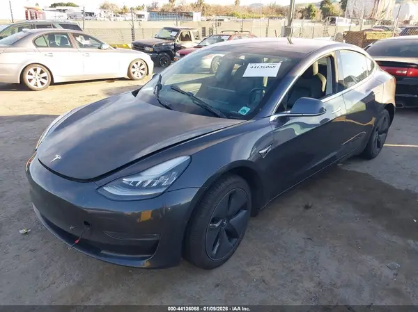 5YJ3E1EA8JF123800 2018 TESLA MODEL 3 - Image 2
