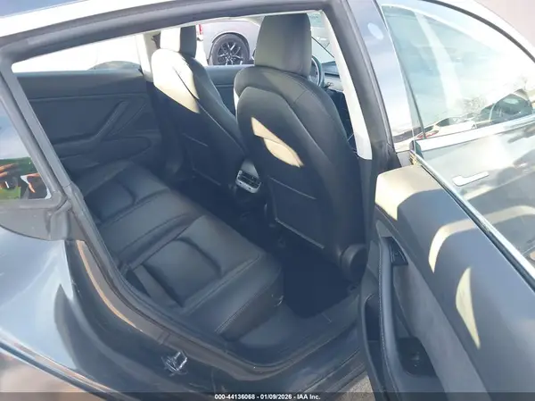 5YJ3E1EA8JF123800 2018 TESLA MODEL 3 - Image 8