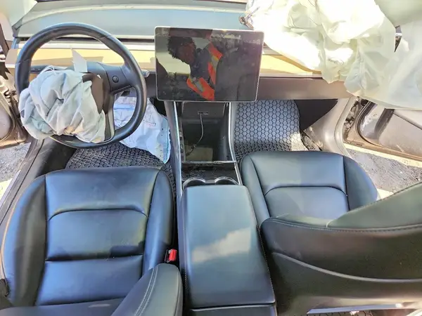 5YJ3E1EA8JF123862 2018 TESLA MODEL 3 - Image 8