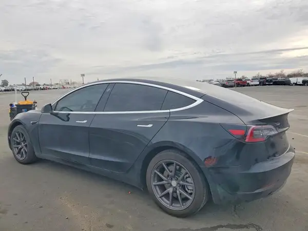 5YJ3E1EA8JF152441 2018 TESLA MODEL 3 - Image 2