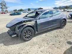 5YJ3E1EA8JF153332 2018 TESLA MODEL 3