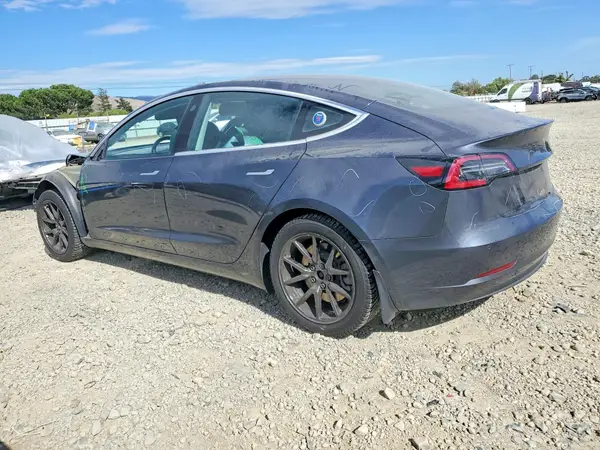 5YJ3E1EA8JF153332 2018 TESLA MODEL 3 - Image 2
