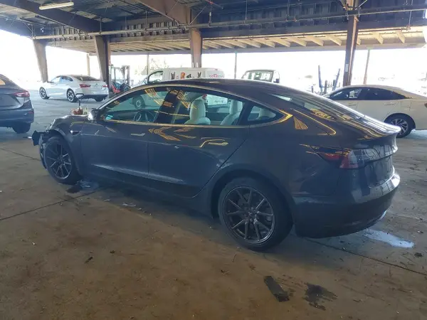 5YJ3E1EA8JF155596 2018 TESLA MODEL 3 - Image 2