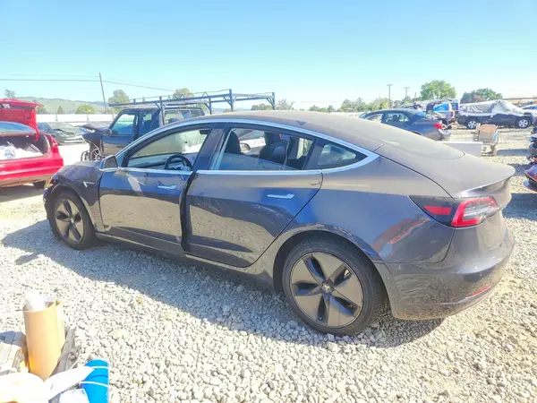 5YJ3E1EA8JF157798 2018 TESLA MODEL 3 - Image 2