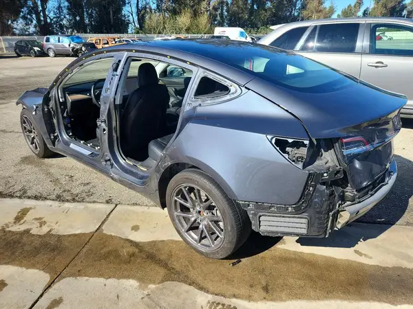 5YJ3E1EA8JF157882 2018 TESLA MODEL 3 - Image 2