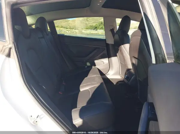 5YJ3E1EA8JF162029 2018 TESLA MODEL 3 - Image 8