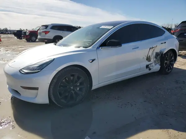 5YJ3E1EA8JF164623 2018 TESLA MODEL 3 - Image 1