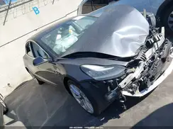 5YJ3E1EA8JF169076 2018 TESLA MODEL 3