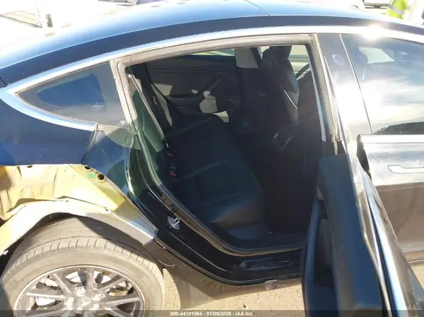 5YJ3E1EA8JF172365 2018 TESLA MODEL 3 - Image 8