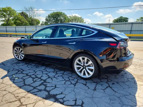 5YJ3E1EA8KF193234 2019 TESLA MODEL 3 - Image 2