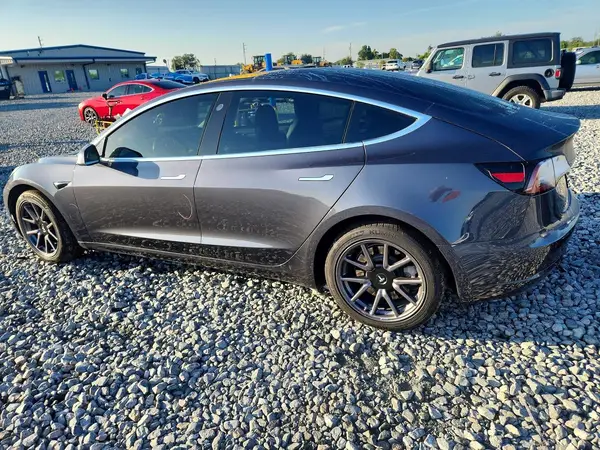 5YJ3E1EA8KF313534 2019 TESLA MODEL 3 - Image 2