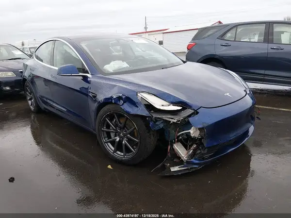 5YJ3E1EA8KF317373 2019 TESLA MODEL 3 - Image 1
