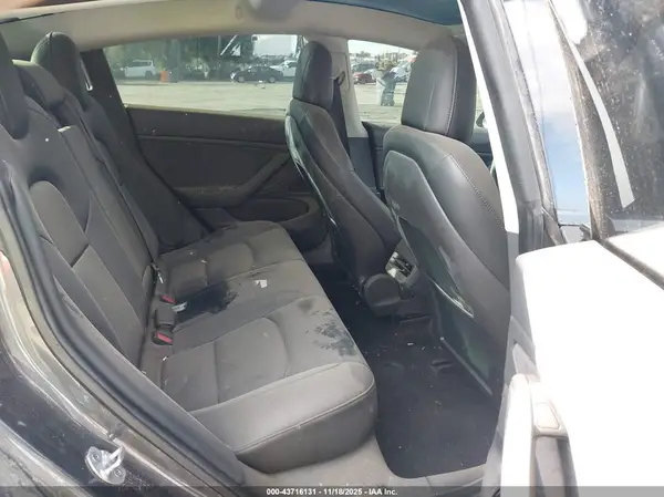 5YJ3E1EA8KF401953 2019 TESLA MODEL 3 - Image 8
