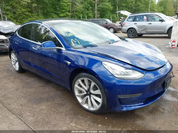 5YJ3E1EA8KF447914 2019 TESLA MODEL 3 - Image 1