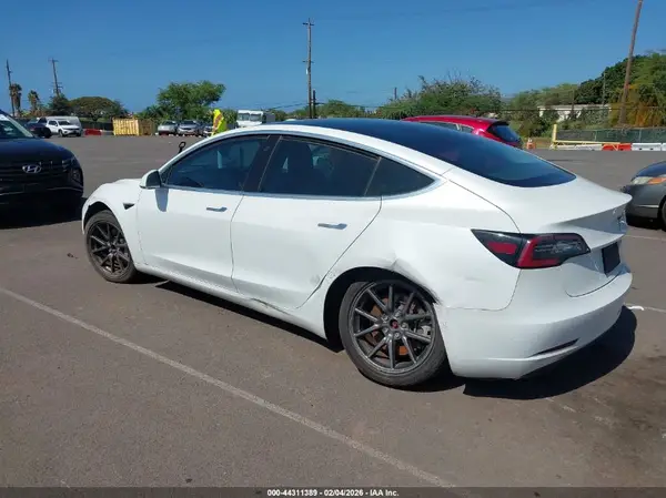 5YJ3E1EA8KF466768 2019 TESLA MODEL 3 - Image 1