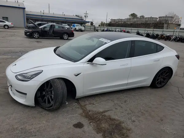 5YJ3E1EA8KF483053 2019 TESLA MODEL 3 - Image 1