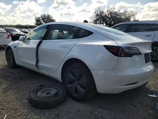5YJ3E1EA8KF483702 2019 TESLA MODEL 3 - Image 2