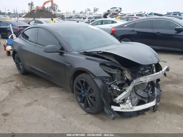 5YJ3E1EA8KF538083 2019 TESLA MODEL 3 - Image 1
