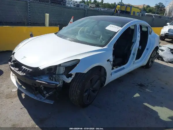 5YJ3E1EA8LF504663 2020 TESLA MODEL 3 - Image 2