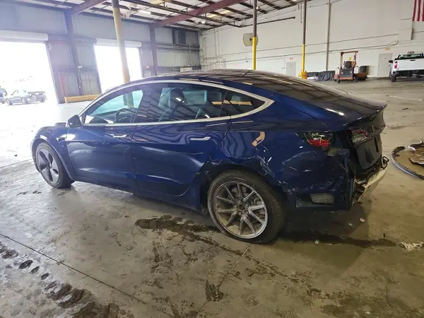5YJ3E1EA8LF631090 2020 TESLA MODEL 3 - Image 2